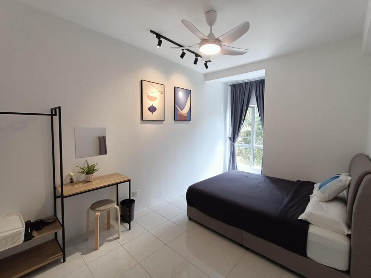 Apartment Dream4 @ Emerald Avenue *